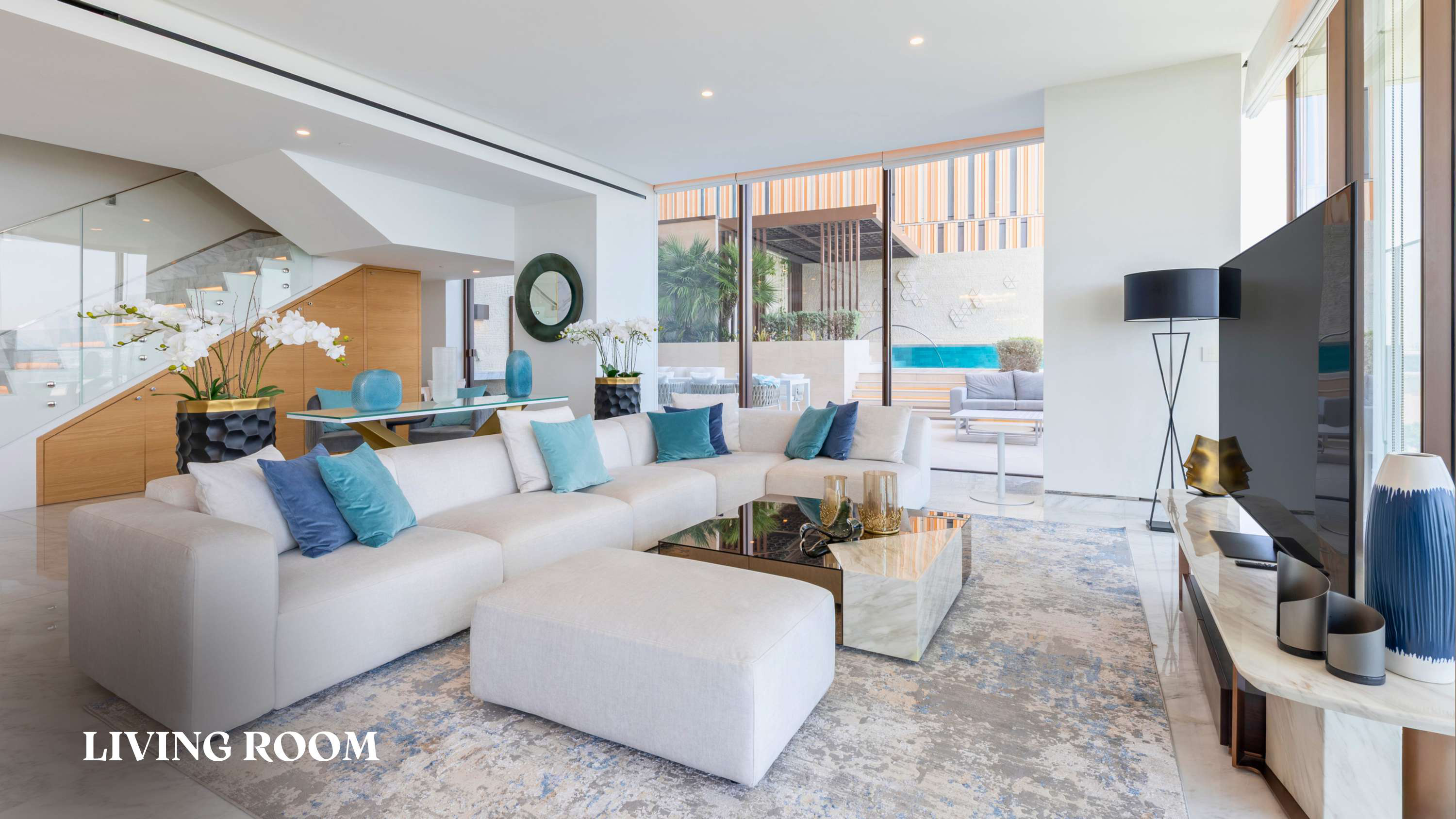 3-Bed Sky Court - Royal Atlantis with Pool